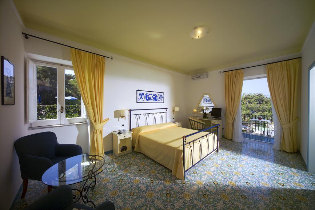 Hotel Villa Bianca Forio  Ruang foto