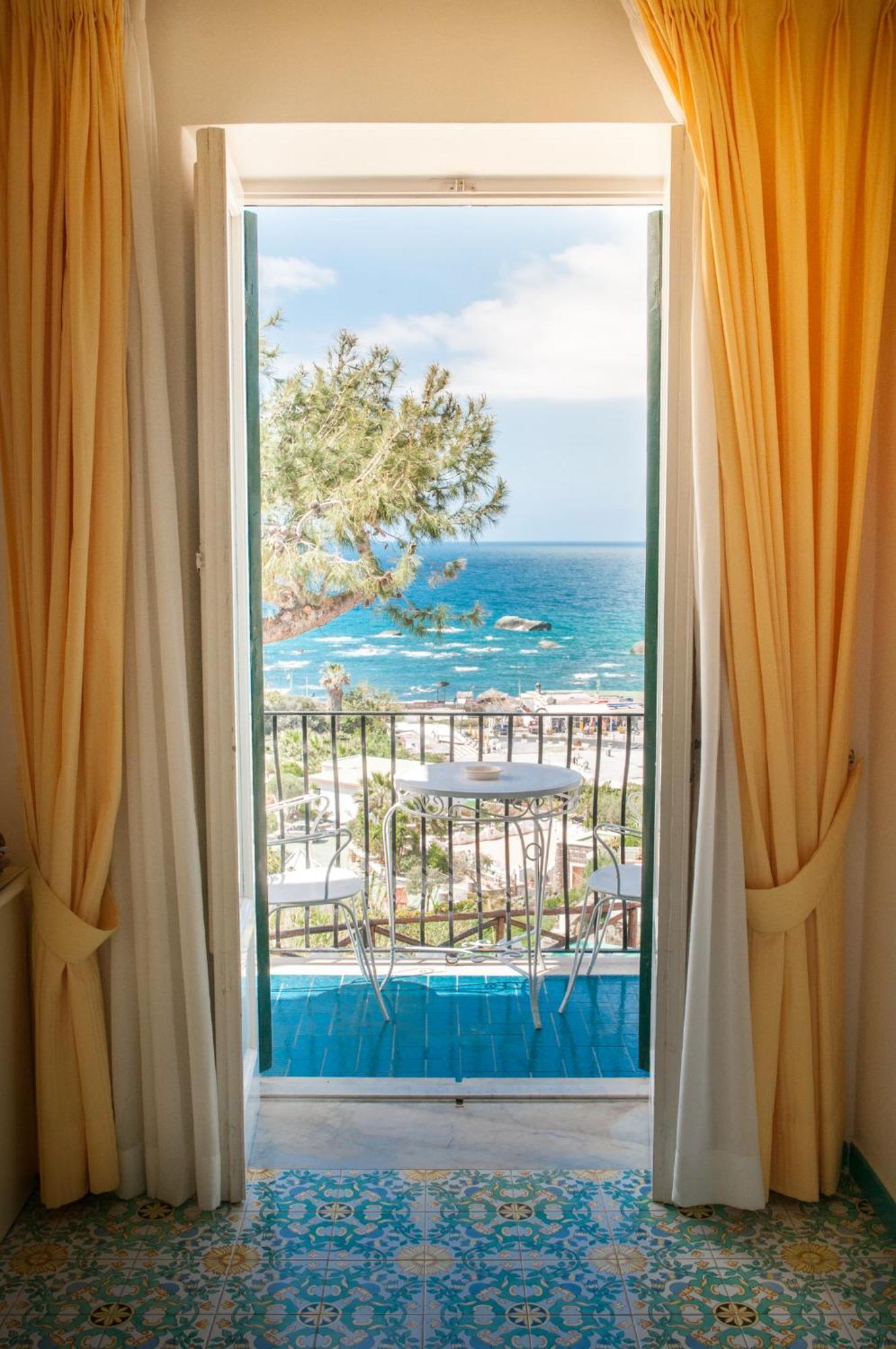 Hotel Villa Bianca Forio  Bagian luar foto