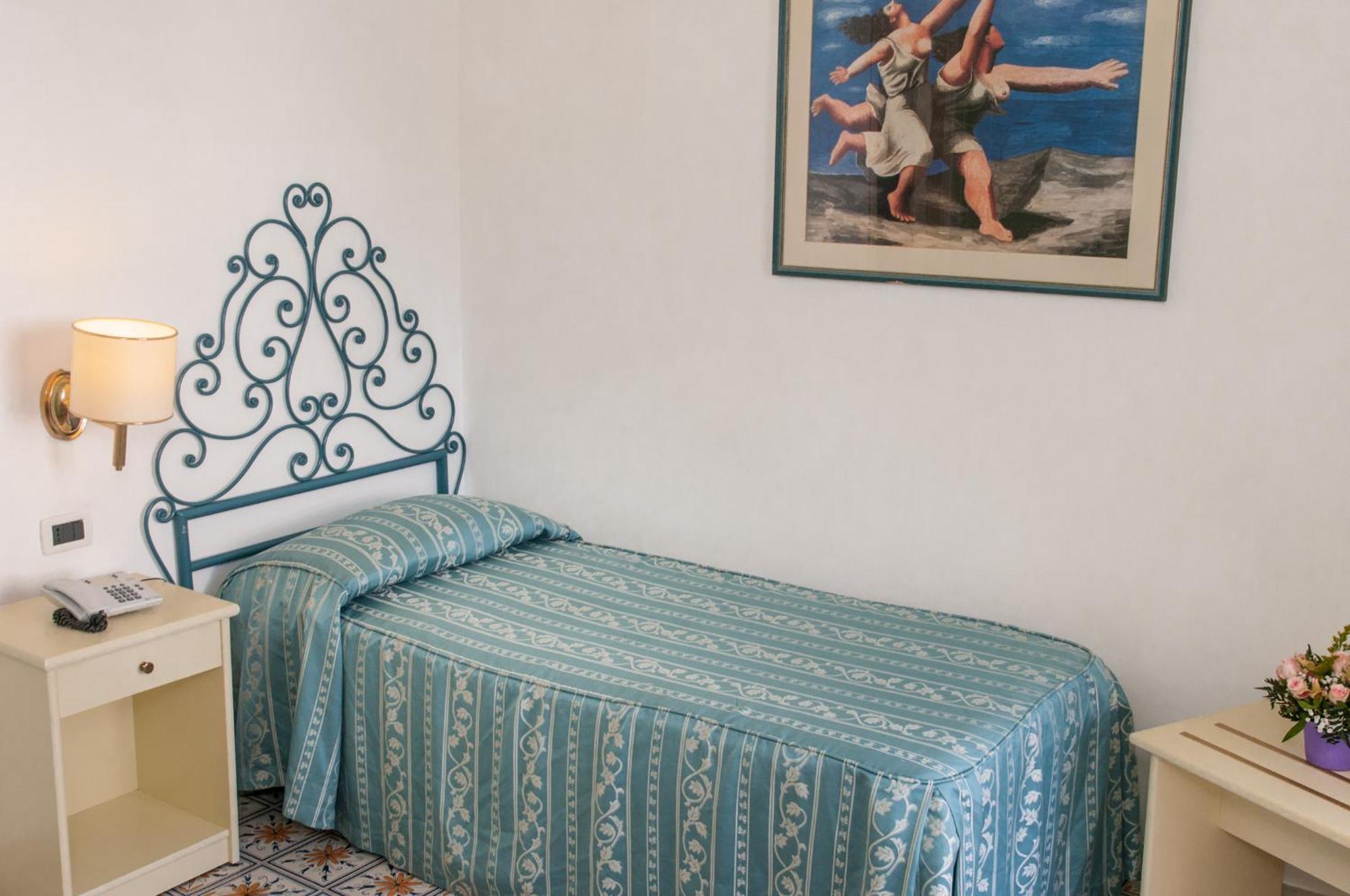 Hotel Villa Bianca Forio  Bagian luar foto
