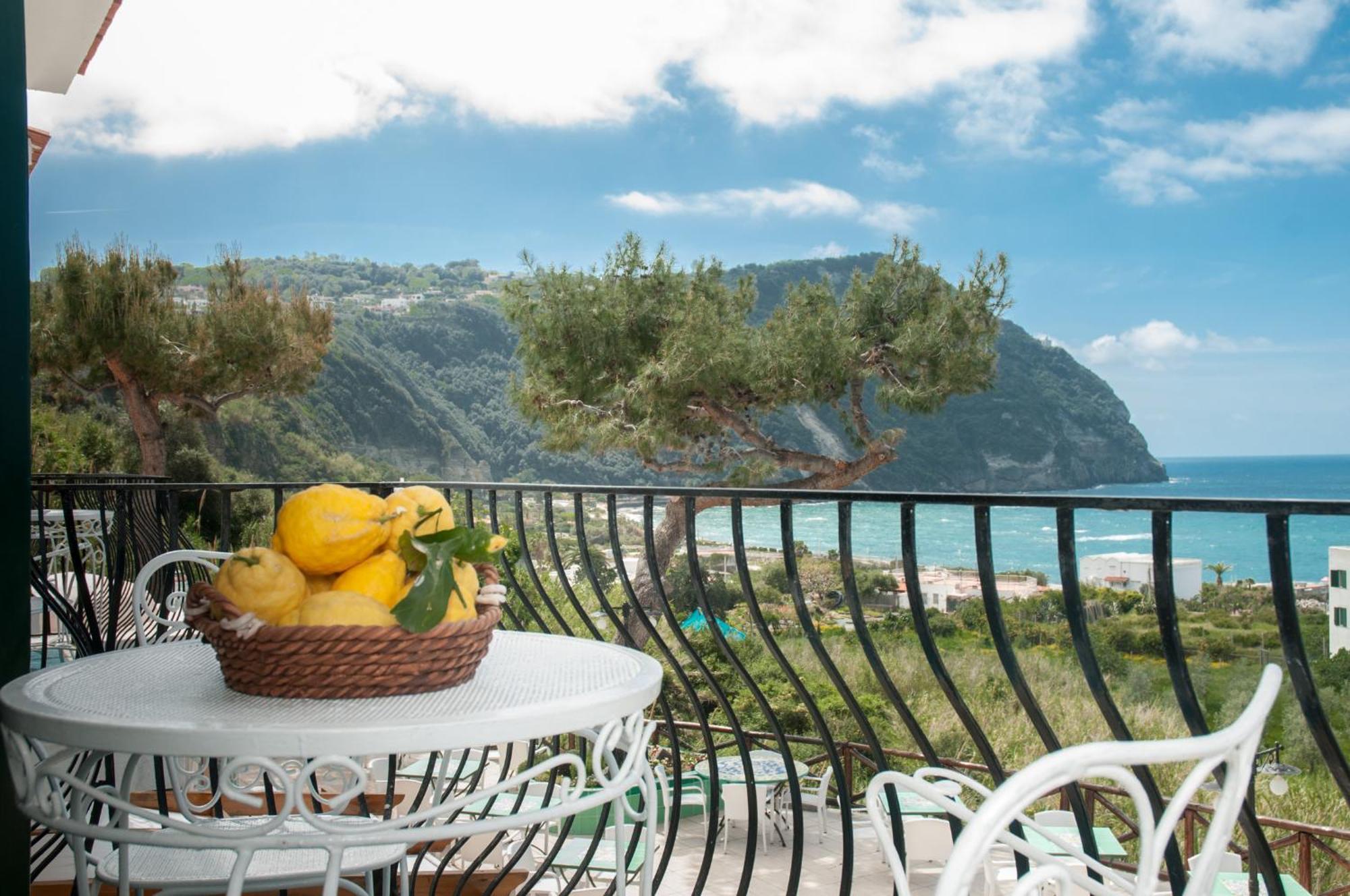 Hotel Villa Bianca Forio  Bagian luar foto