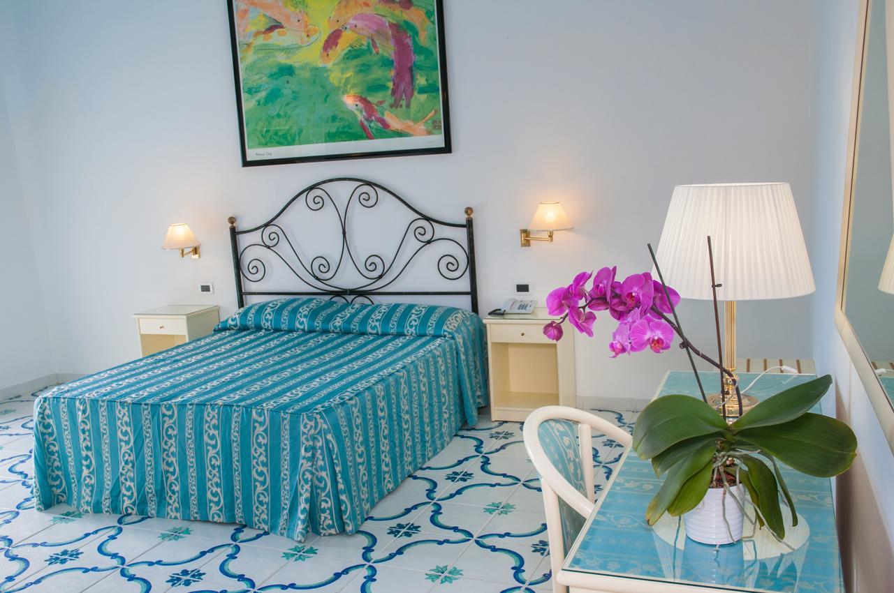 Hotel Villa Bianca Forio  Bagian luar foto