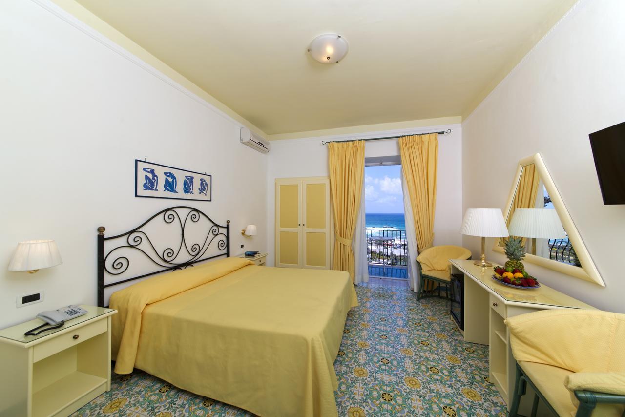 Hotel Villa Bianca Forio  Bagian luar foto