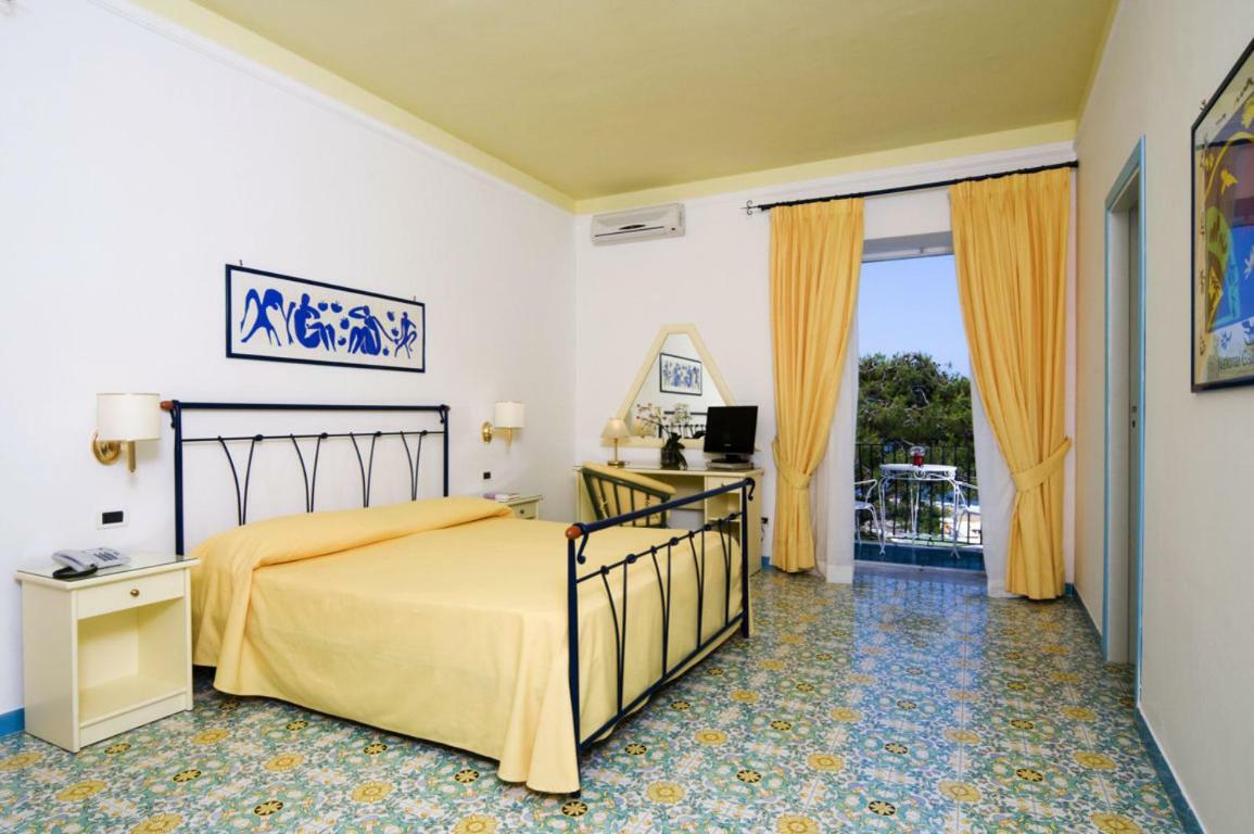 Hotel Villa Bianca Forio  Bagian luar foto
